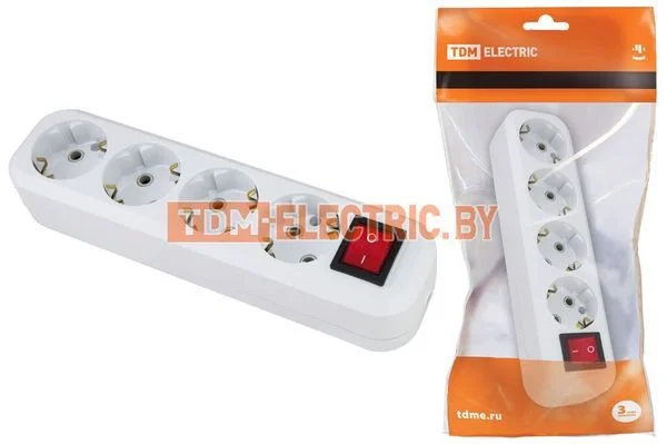 Колодка розеточная 4 гнезда 2П+3 c выключателем 16А 250В белая TDM SQ1806-0018